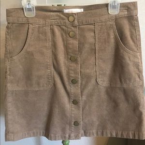 TORY BURCH SIZE 6 TAN BUTTON DOWN SKIRT